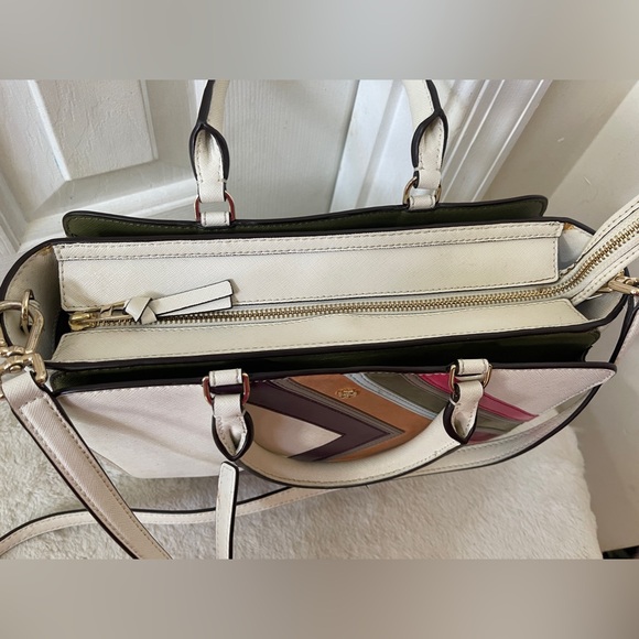 Tory Burch Robinson Strip Satchel Bag EUC - Picture 13 of 16